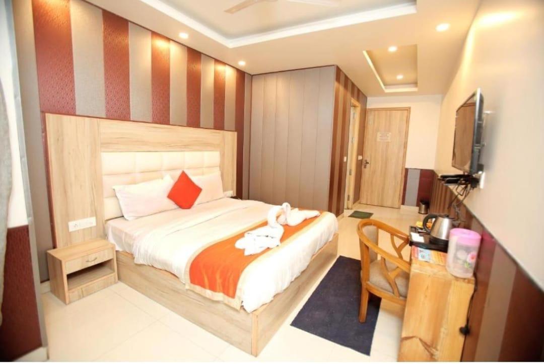 Hotel Royal Aman Delhi Airport