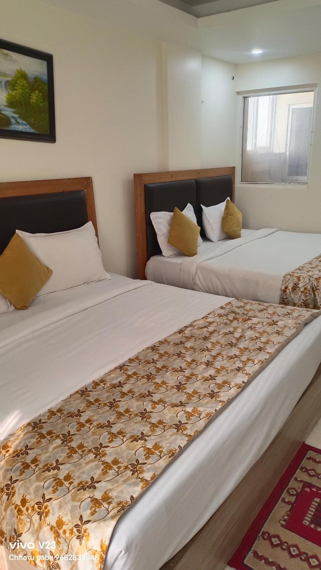 Royal Aman Delhi Airport Hotel 3*