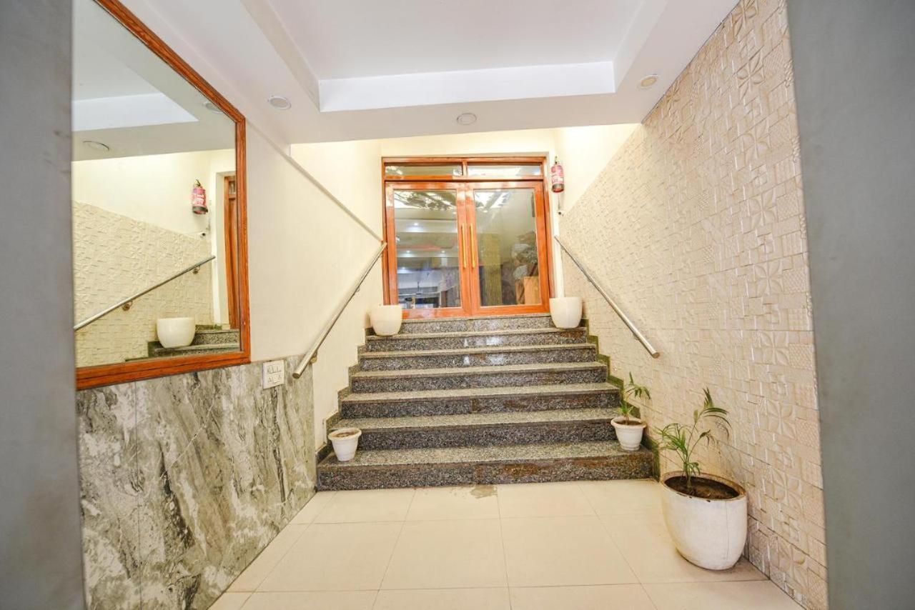 Royal Aman Delhi Airport 3*